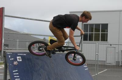 Возле ТРЦ «М5 Молл» открылась площадка для скейтбординга, паркура и роллеров